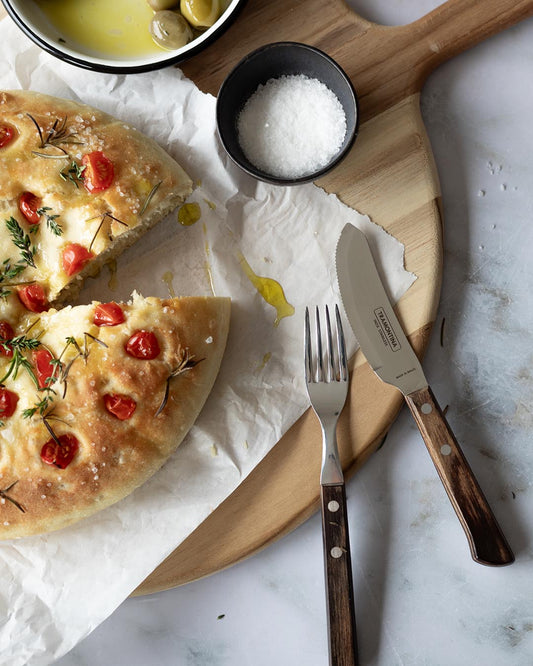 Fluffige Focaccia mit Kirschtomaten